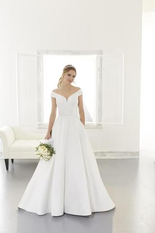 GRACE KELLY-INSPIRED WEDDING GOWNS