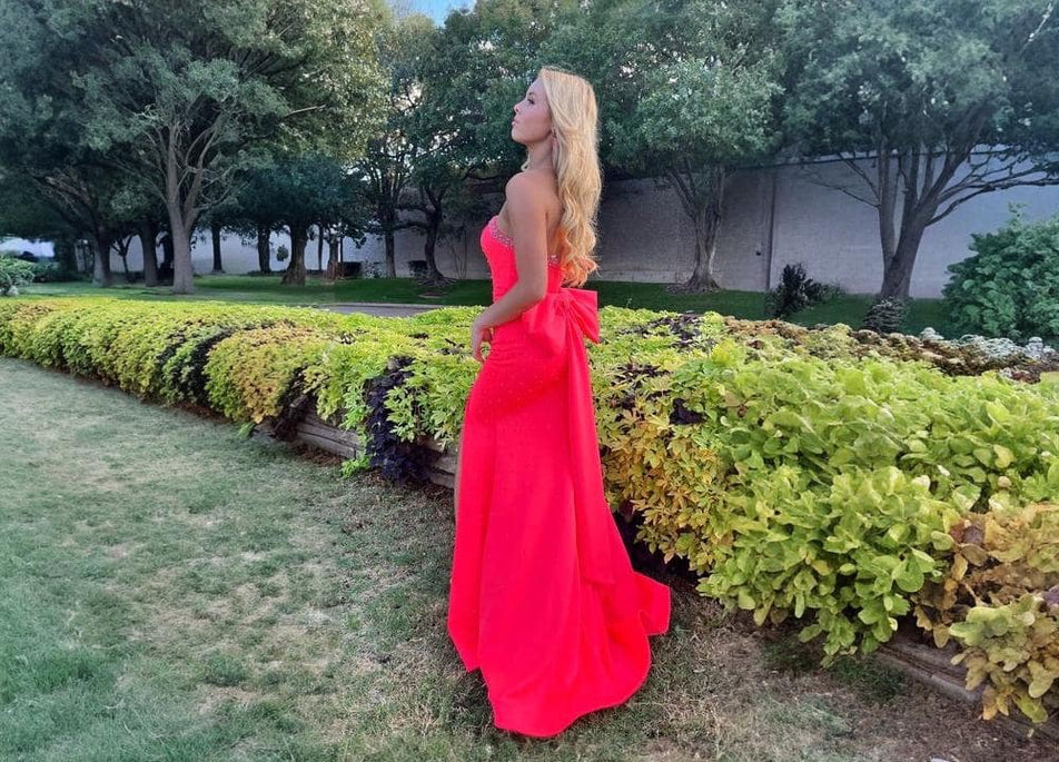 What Do You Do at Prom? A Complete Guide for First-Timers What Do You Do at Prom? A Complete Guide for First-Timers