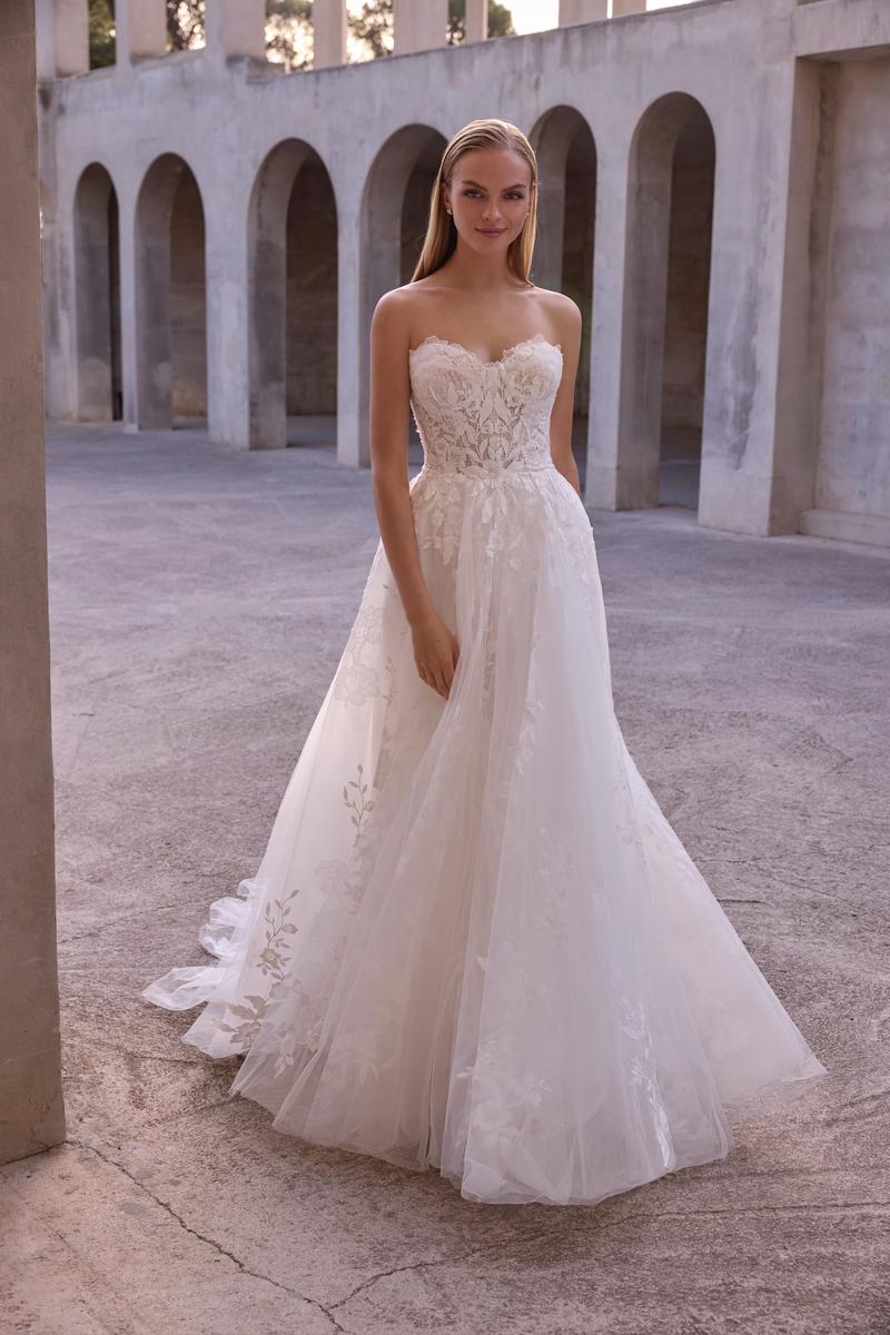 chantilly lace dress shop The Kiara Dress in White Chantilly Lace 4 / White Chantilly Lace