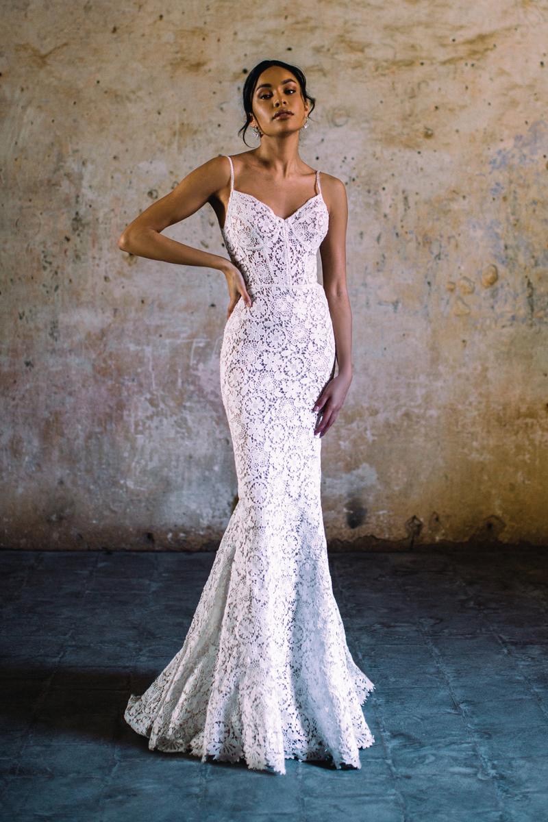 Sheath Open Back Lace Wedding Dresses With Train MW738 | Musebridals