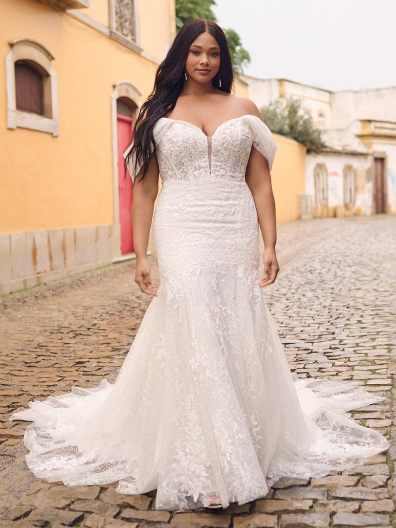 plus size lace fit and flare wedding dress Sexy Plus-Size Fit-and-Flare Wedding Dress