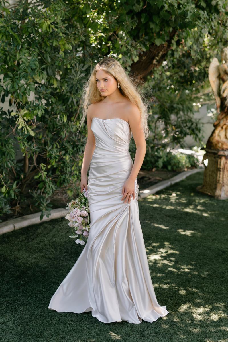 Allure Bridals Romance Dress R3911