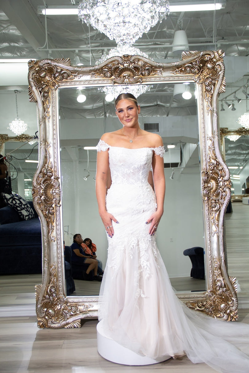 Maggie Sottero One of a Kind Bridal Gown OOAK111