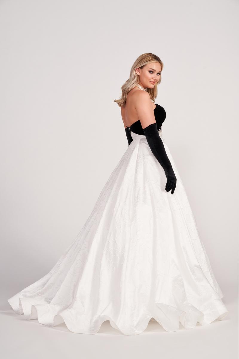 Buy Designing White Christian Wedding Ball Gown Wedding Dress Round Neck  3/4 Sleeves GLBOW (X- Small) at Amazon.in