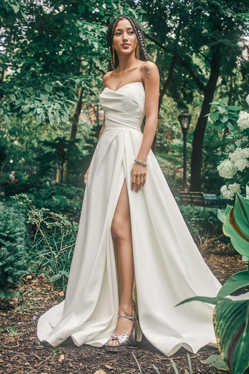 Sweetheart Neckline Wedding Dresses and Gowns | Terry Costa Sweetheart Neckline Wedding Dresses and Gowns | Terry Costa