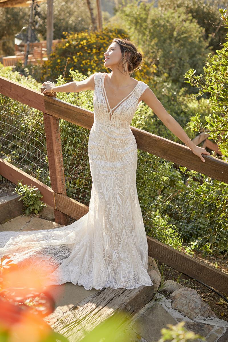 madison james lace wedding dress Scoop-Neck Lace Sheath Wedding Dress